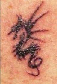 corak tato hippocampus kulit hitam