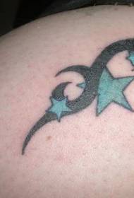 totem tribale e motivo tatuaggio stella blu