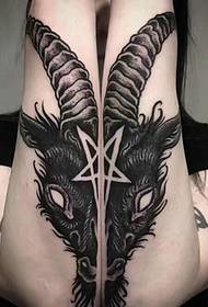 Totem-tatuointikuvio, joka koostuu kaksoisvarsista