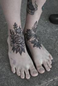 Prekrasan crno sivi cvjetni uzorak za tetovažu odmah