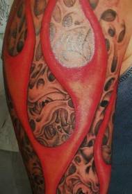 braccio foro buco 3D e motivo tatuaggio fiamma rossa