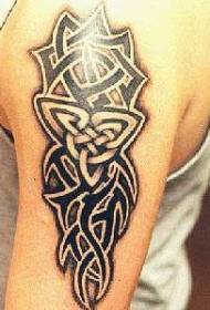 Braccio modello celtico tribale tatuaggio modello nero