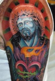İsa dövme deseni ile omuz renkli kutsal kalbi