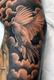 braccio bellissimo modello di tatuaggio colomba bianca
