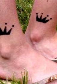 due corone nere Modello di tatuaggio alla caviglia