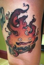 chlapci stehná maľované abstraktné línie plamene a obrázky tetovanie dreva