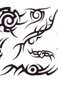 manoscritto del tatuaggio totem letterario classico nero dominante