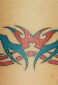 blå och röd tribal logo tatuering mönster