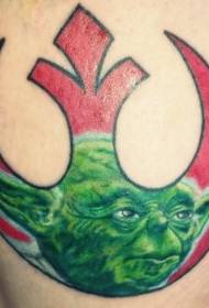 лого за бунтовнички во боја на рамо, слика на тетоважа со портрети на Јода
