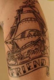Morski jedrenjak s crnim crnim uzorkom tetovaže slovom