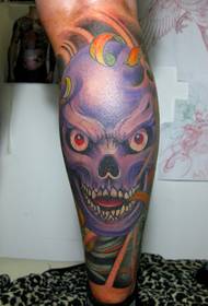 patrón de tatuaje de calavera púrpura de becerro