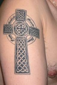 paže keltský kříž červené tetování vzor