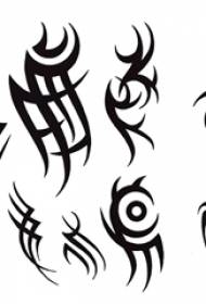 Melnas skices radošs izsmalcināts Totem tetovējuma attēls