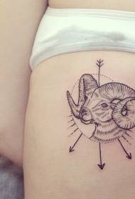 Indietro interessante testa di capra linea nera con motivo tatuaggio freccia