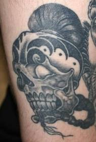 disegno del tatuaggio teschio nero