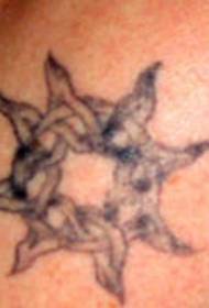 foto tatuaggio totem sole bianco e nero