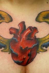 لون الصدر الأوكرانية القلب المقدس والأجنحة صورة الوشم