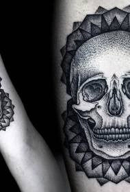 Modello di tatuaggio di puntura del cranio nero stile carving grande braccio