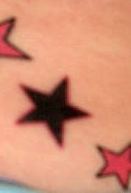 Motivo a tatuaggio stella rosa e nero 155937 - Motivo a tatuaggio totem sole nero a spirale