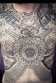 merész fekete stílusú törzsi totem tetoválás minta