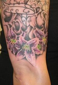 Reticolo del tatuaggio del giglio viola