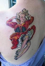 prapa modelit tradicional të Marilyn Monroe dhe tatuazhit të fustanit të kuq