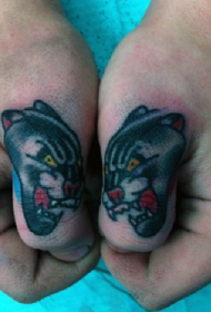 pirkstu krāsas melnā pantera tetovējuma raksts