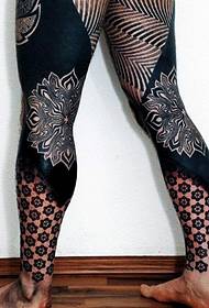 teljes láb törzs fekete szürke totem tetoválás kép
