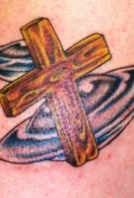 Patrón de tatuaxe cruzada de madeira e ovni