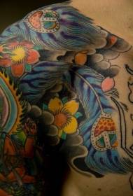 polu-plavo perje i cvijet obojani uzorkom tetovaže