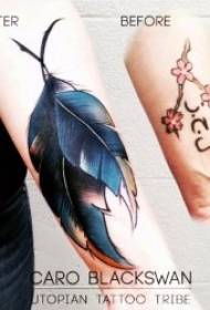 Tattoo dawb lias plaub, ntau yam mos thiab zoo nkauj watercolor feather tattoo tsim