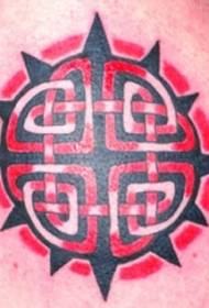 patrón de tatuaxe de sol celta vermello e negro