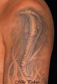 modello realistico del tatuaggio del cobra nero