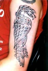 Келтски чвор узорак фламинго-црне тетоваже