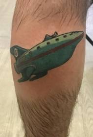 Chicos en las pantorrillas pintaban líneas simples creativas imágenes de tatuajes submarinos