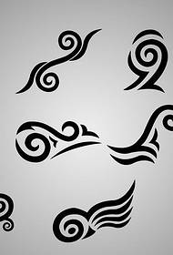 una serie di semplici manoscritti di tatuaggi totem neri
