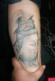 Tatuoinnin muotoilu: viileä erittäin komea käsivarsi Guanyin-tatuointikuvio