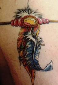 Immagine realistica del tatuaggio dell'amuleto indiano di colore della gamba