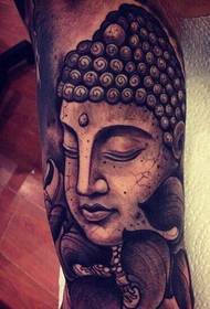 un grup de statui din Buddha pline de tatuaje cu energie pozitivă