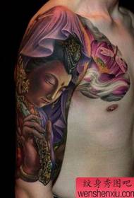 modèle de tatouage bras: photo de motif de tatouage Guanyin classique cool et super belle