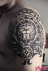 rogha eile retro Maya totem pictiúir tattoo