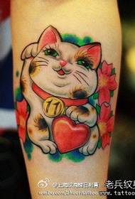 käsivarsi söpö ja ihana onnekas kissa tatuointi malli