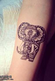 cosúil le patrún tattoo totem dia