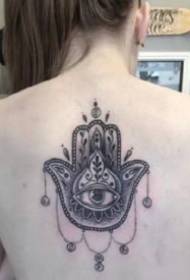 Letsoho la Amulet-Fatima le hlophisitse tattoo likotoana tse 9