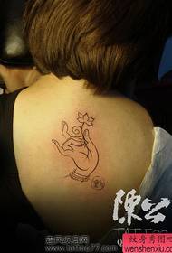 Faisean bergamot Lotus patrún tattoo