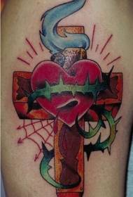 Forma de corazón cruzado e patróns de tatuaxe de espinas verdes