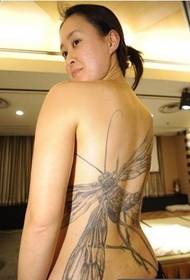 Личност јапанског уметника за тетовирање - креативни узорак слике