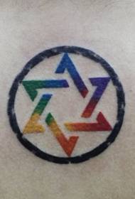 Ženski uzorak tetovaža: obojeni uzorak tetovaže sa šest zvjezdica