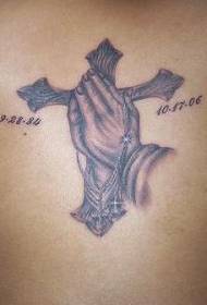 Pregare mani e croce modello commemorativo del tatuaggio