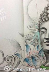 'n swart en wit tatoeëerhandskrif van die Boeddha-kop van die gewilde klassieker